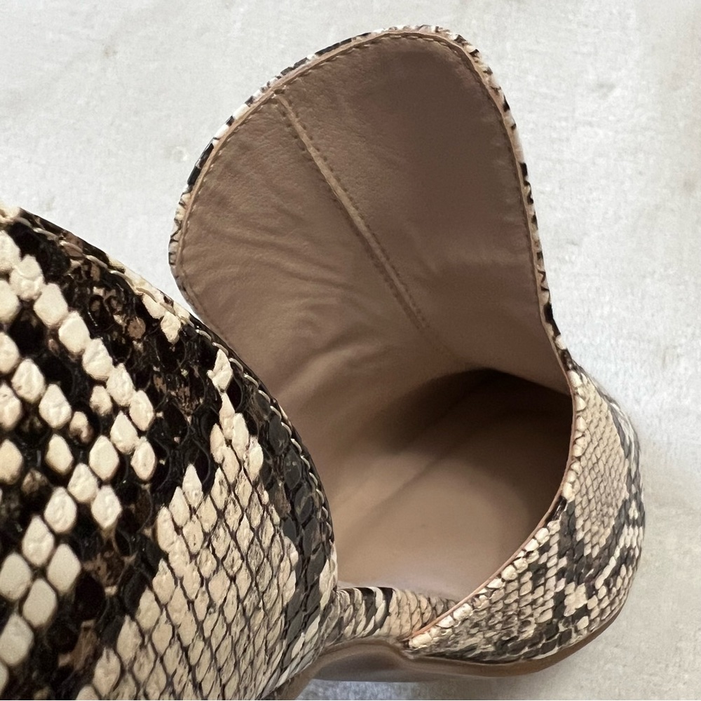 Confort Est. 1946 Heels - Picture 9 of 13